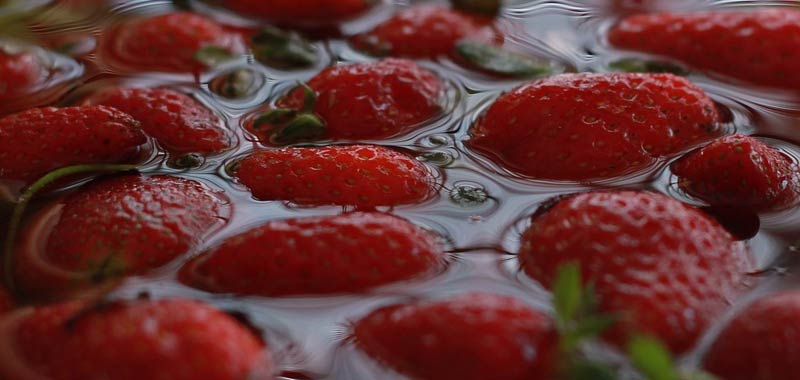 Sbriciolata di fragole e mascarpone: dolce fresco e senza cottura